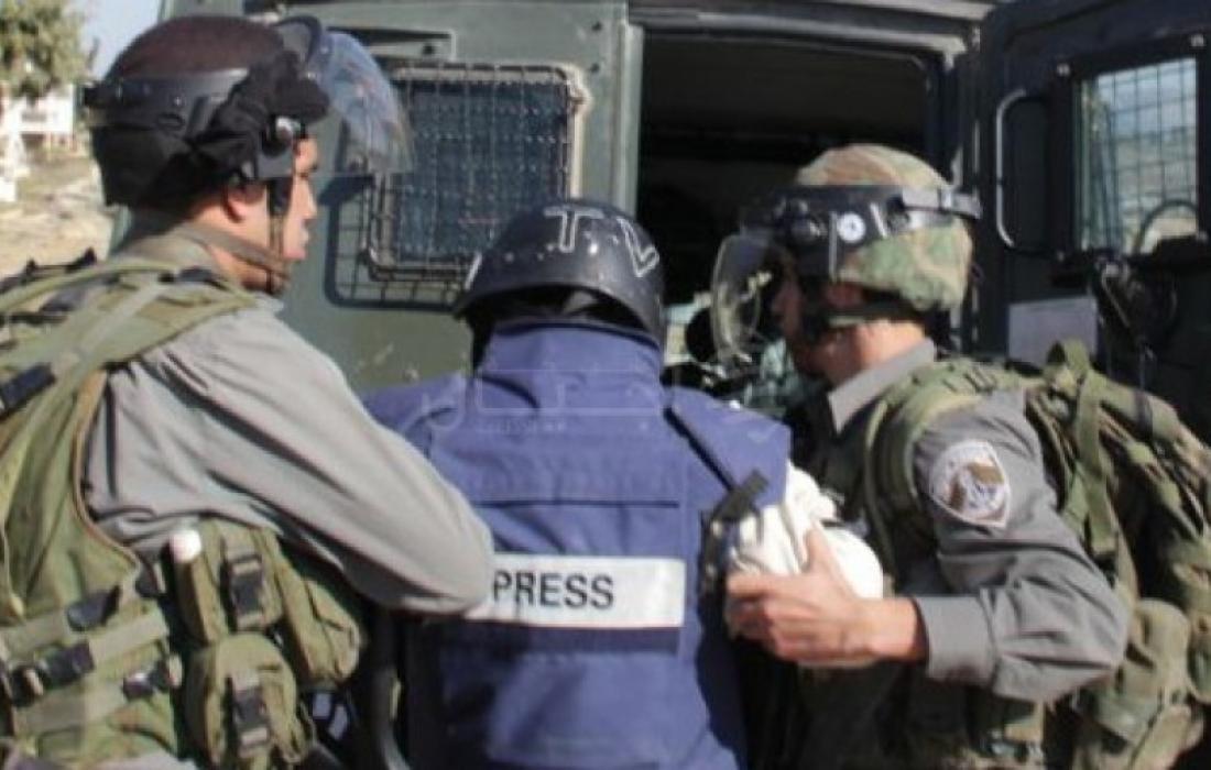العدو الصهيوني يعتقل مصورا صحفيا من القدس المحتلة